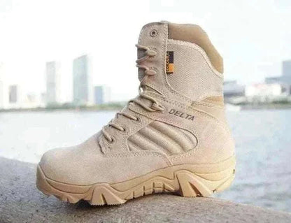 LEATHER TACTICAL BOOTS.