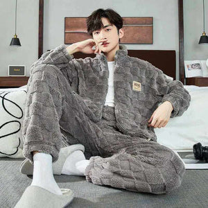 Men Warm Flannel Pajamas Autumn Thicken Long-sleeved Trousers Two-Piece Set Winter Man Pyjamas Loose Comfortable Sleepwear Suit.