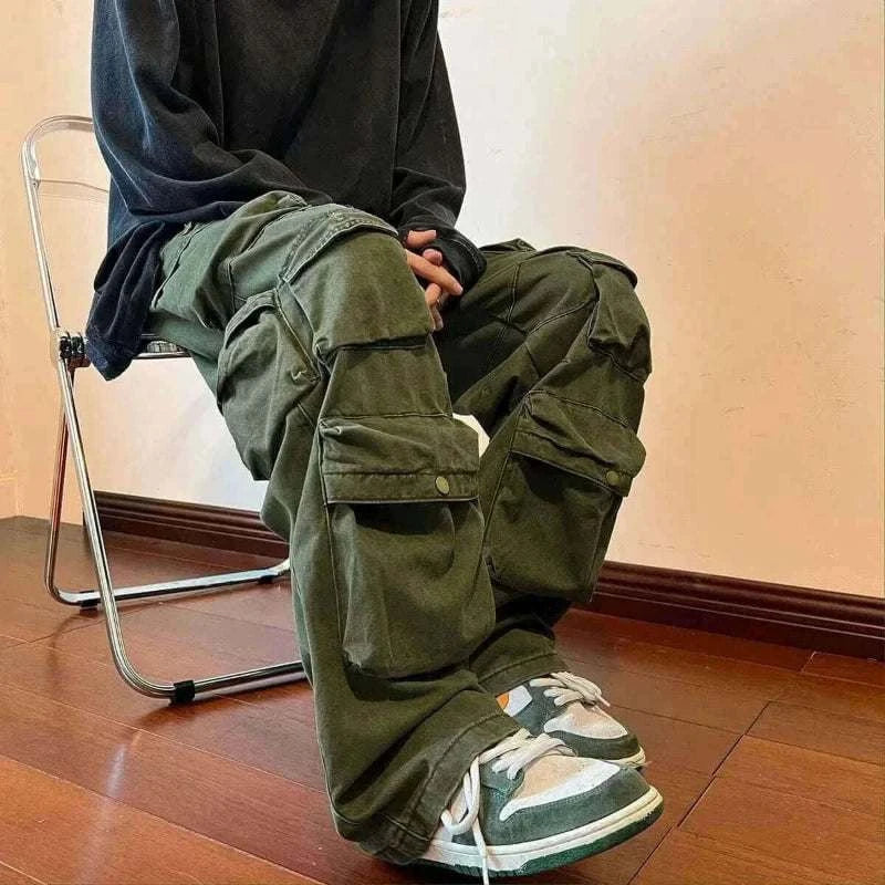 MULTI POCKET CARGO PANTS.