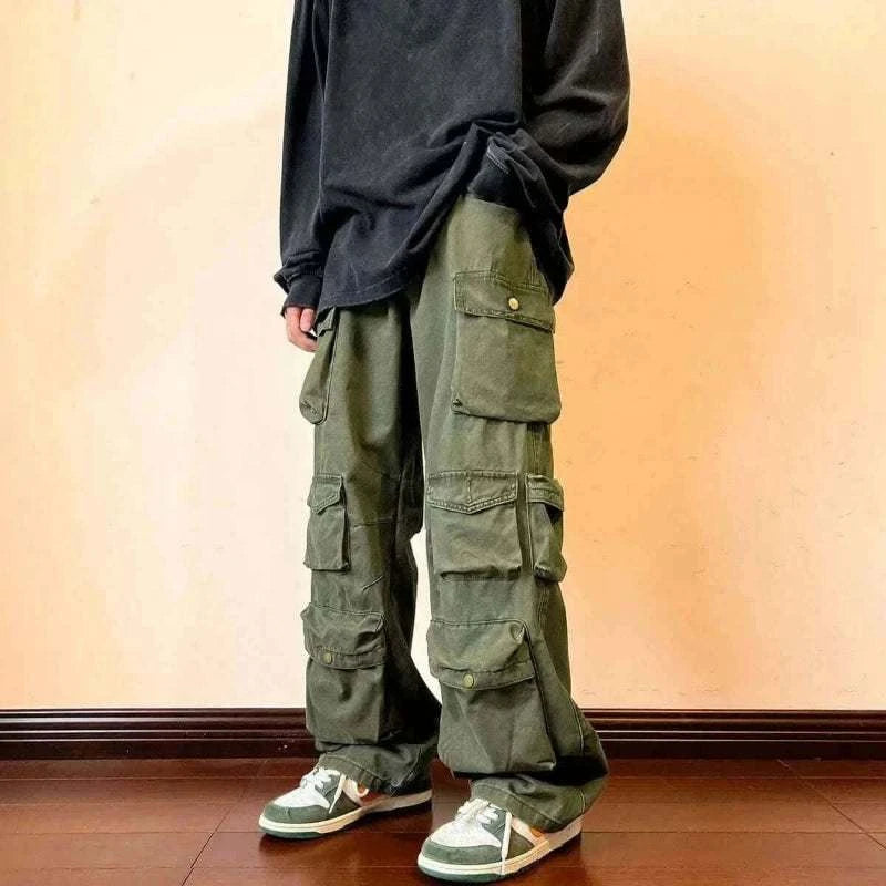 MULTI POCKET CARGO PANTS.