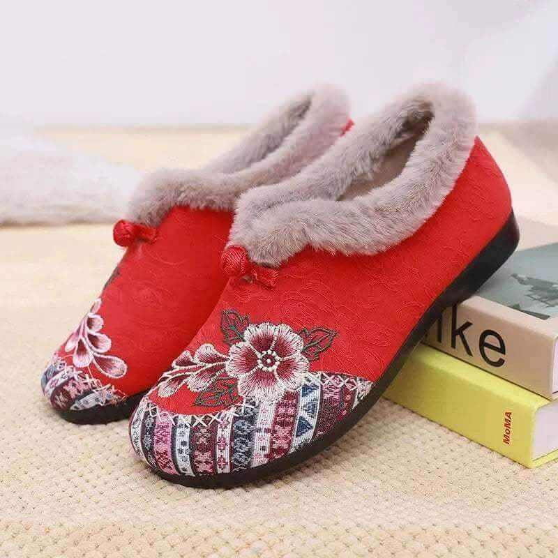 Winter Women's Fashion Non-Slip Flat Shoes Lightweight Casual Soft Snow Shoes Comfortable Plugging Thickening Warm Shoes.
